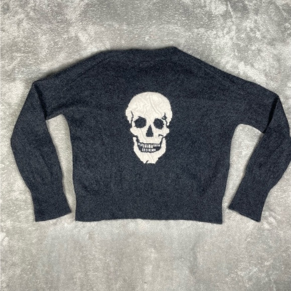 Skull Cashmere Sweater Womens Small Madison Cozy Soft Casual Grunge Goth Punk - Picture 4 of 8